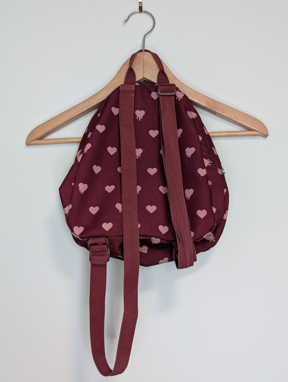 JanSport Kids' Burgundy Heart Print Mini Backpack Jansport Lifetime Warranty - Picture 4 of 10